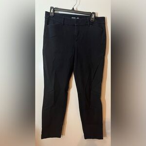 Old Navy pixie pants size 8. Color is grey
